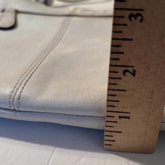Franco Sarto white leather crossbody zip closure and pockets adjustable strap - Picture 12 of 16